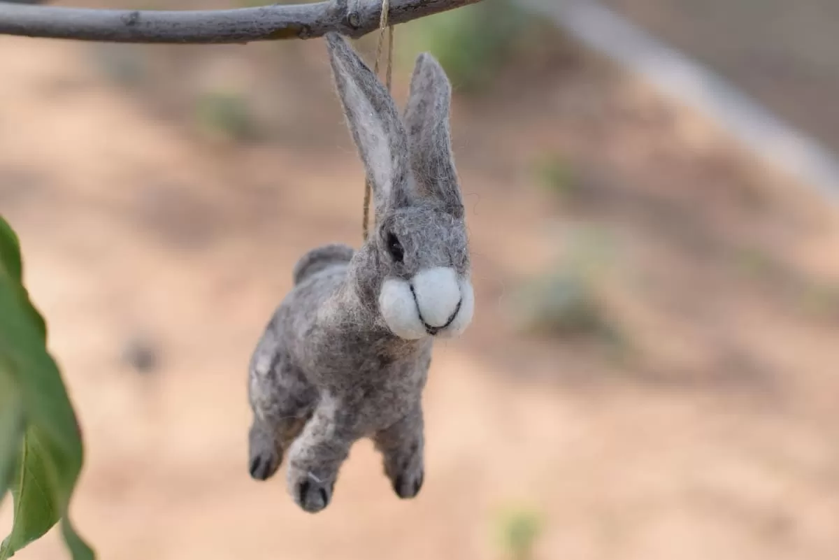 De Kulture Handmade Premium Wool Felt Hanging Grey Bunny Eco Friendly Needle Felted Stuffed Easter Ornament Ideal for Home Office Party Decoration Holiday Décor, 2.5x3x6 (LWH) Inches